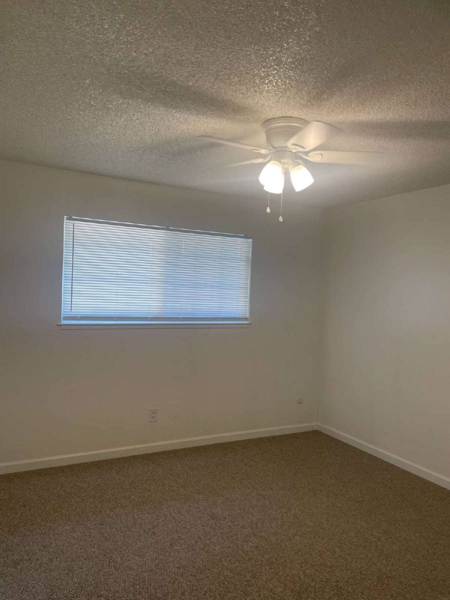 Apartment for rent at 159 W Alexander Ave, Merced, CA 95348