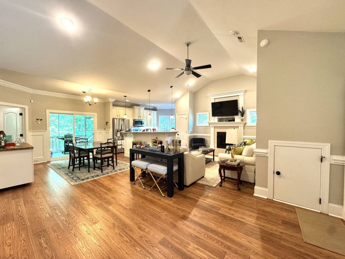 Apartment for rent at 123 Vista Lane, Hampstead, NC 28443