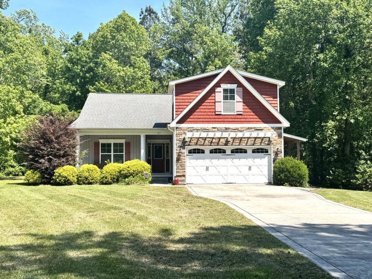 Apartment for rent at 123 Vista Lane, Hampstead, NC 28443