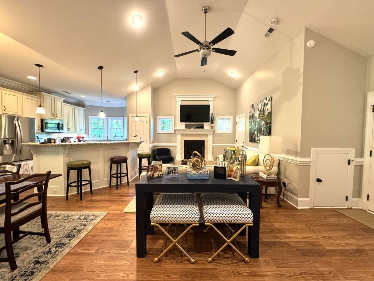 Apartment for rent at 123 Vista Lane, Hampstead, NC 28443