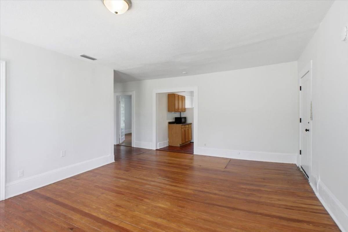 Apartment for rent at 2837 Lydia St, Jacksonville, FL 32205