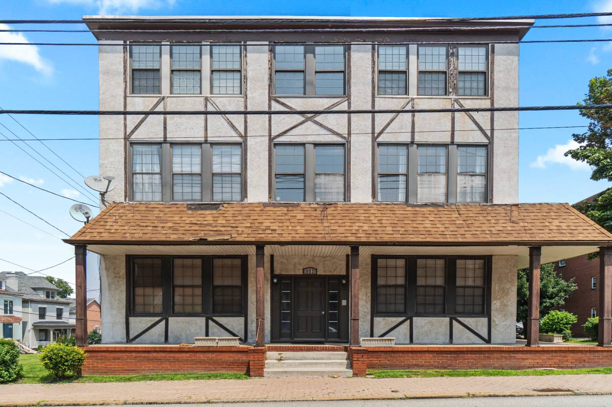 Apartment for rent at 803 S Negley Ave, Pittsburgh, PA 15232