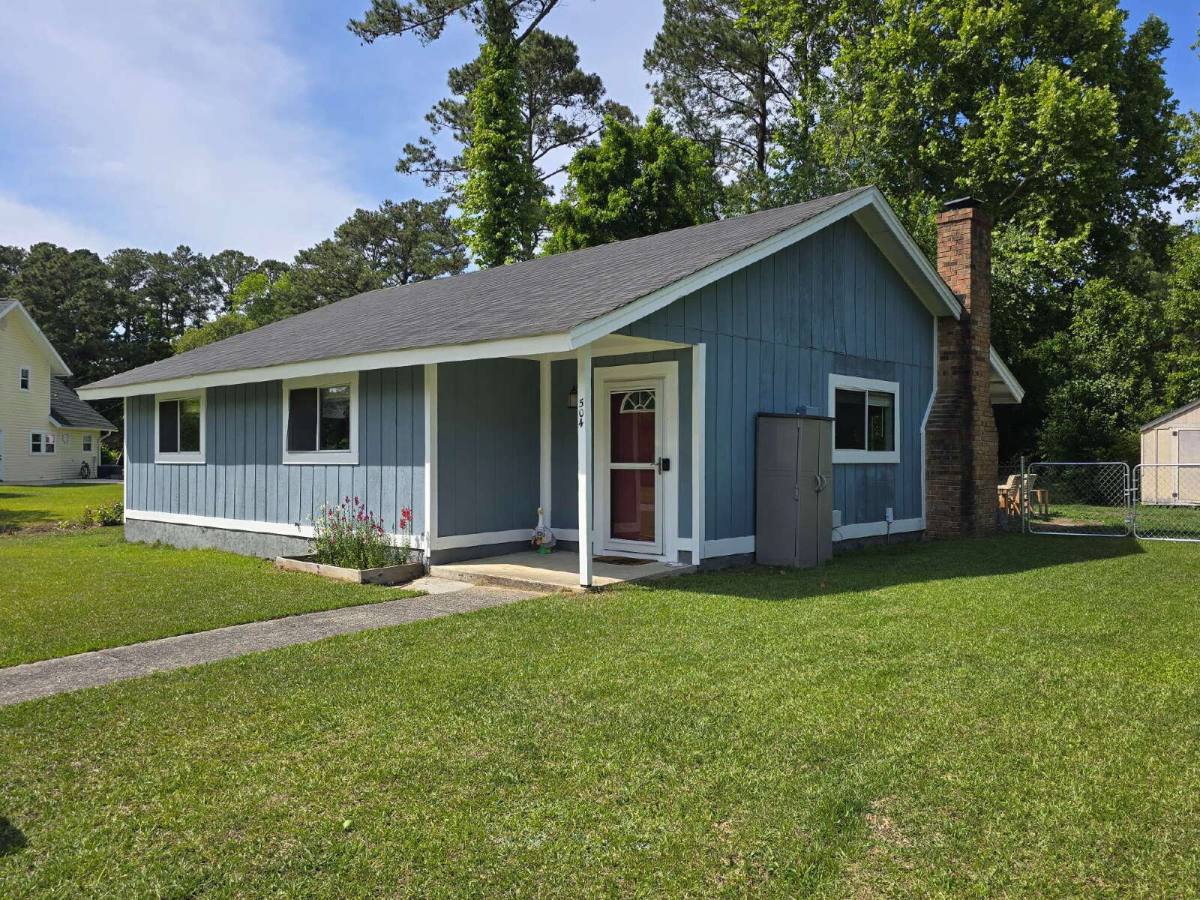 House for rent at 504 Dennis Rd, Jacksonville, NC 28546