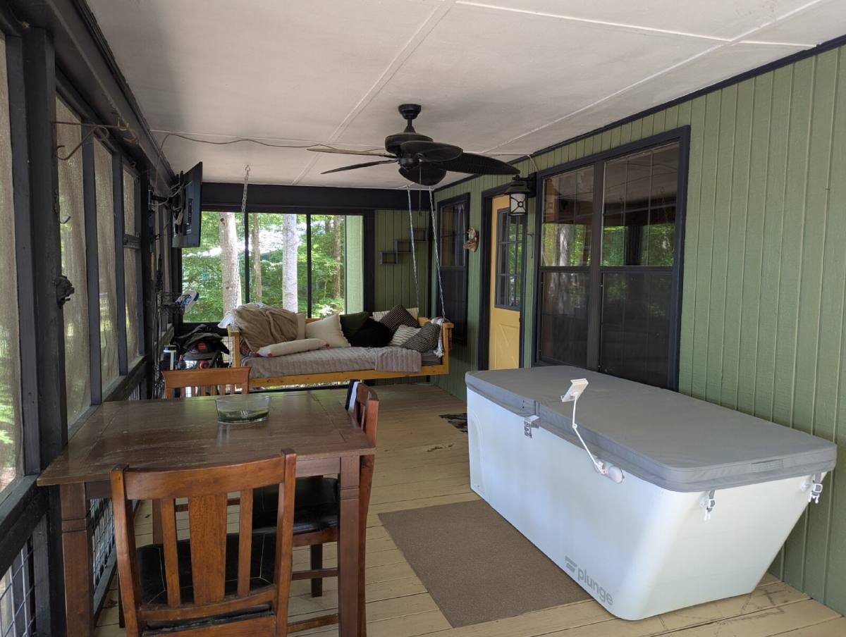 House for rent at 176 Crooked Creek Bay Rd SE, Eatonton, GA 31024