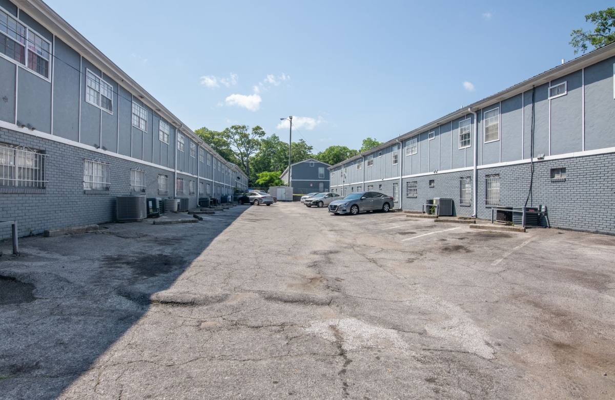 Apartment for rent at 1906 18th Place N, Birmingham, AL 35234