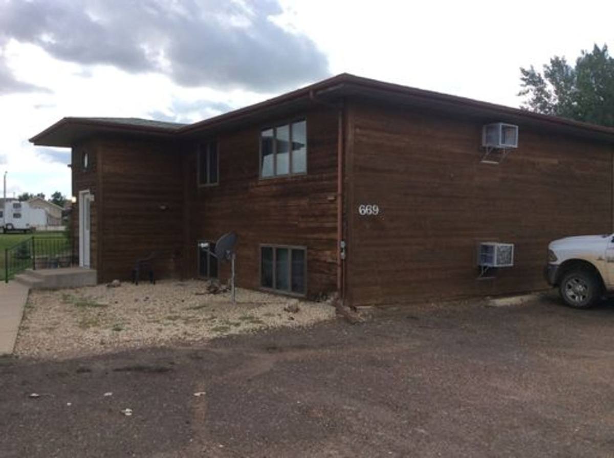 Apartment for rent at 669 7th St SW, Dickinson, ND 58601
