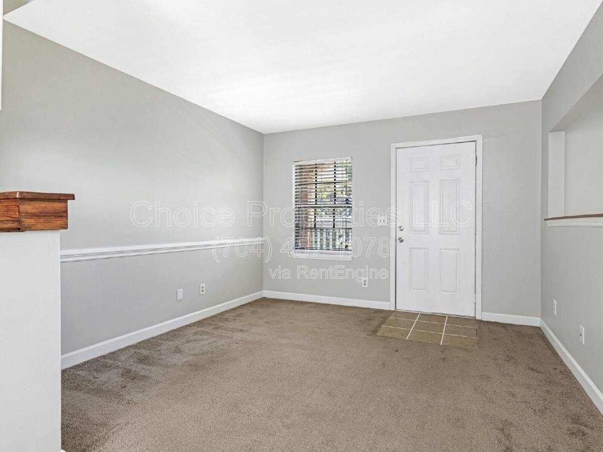 Apartment for rent at 406 W 9th St #203, Charlotte, NC 28202