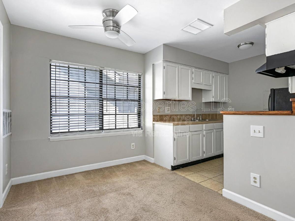 Apartment for rent at 406 W 9th St #203, Charlotte, NC 28202