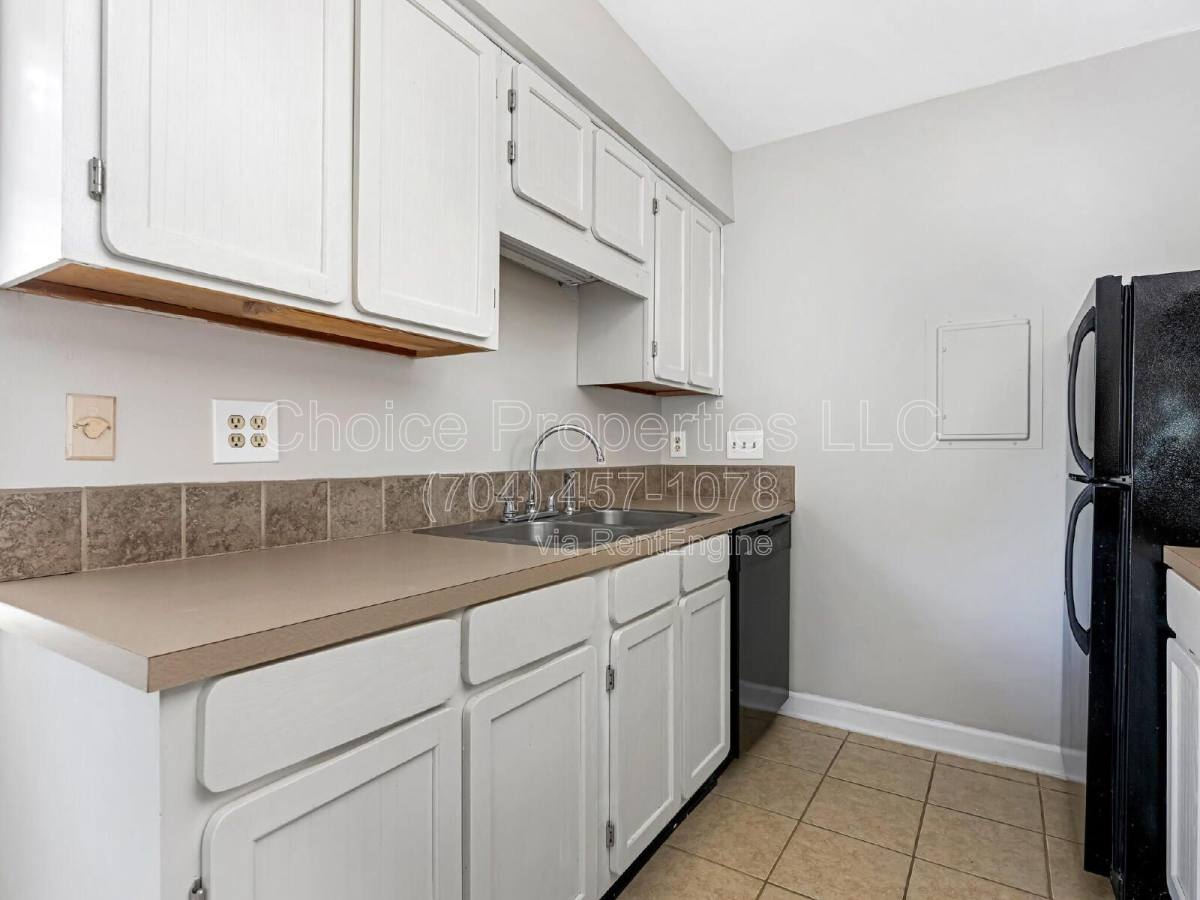 Apartment for rent at 406 W 9th St #203, Charlotte, NC 28202