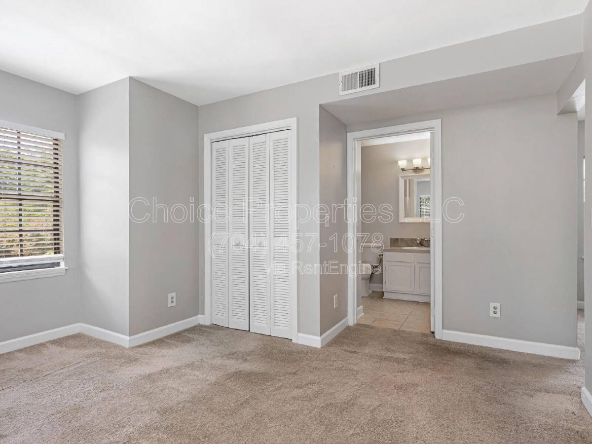 Apartment for rent at 406 W 9th St #203, Charlotte, NC 28202