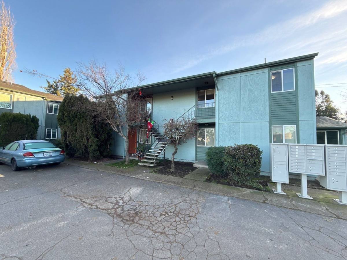 Apartment for rent at 4135 State St #11, Salem, OR 97301