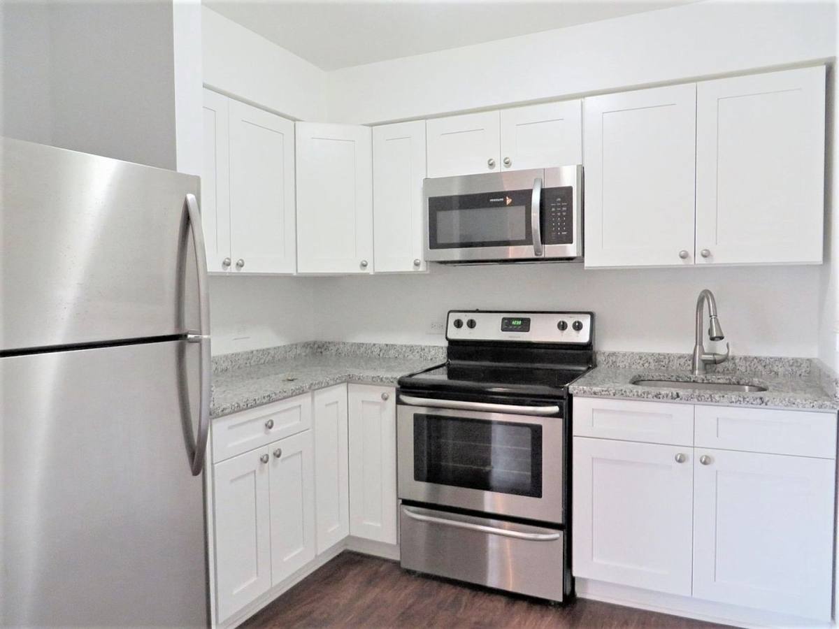 Apartment for rent at 1050 - 1110 N Wheeling Rd, Mount Prospect, IL 60056
