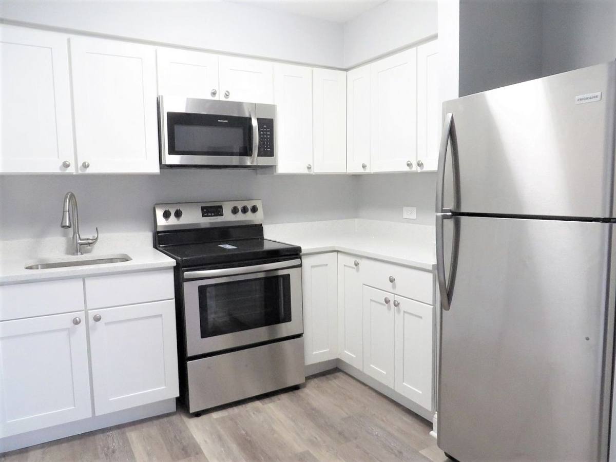 Apartment for rent at 1050 - 1110 N Wheeling Rd, Mount Prospect, IL 60056