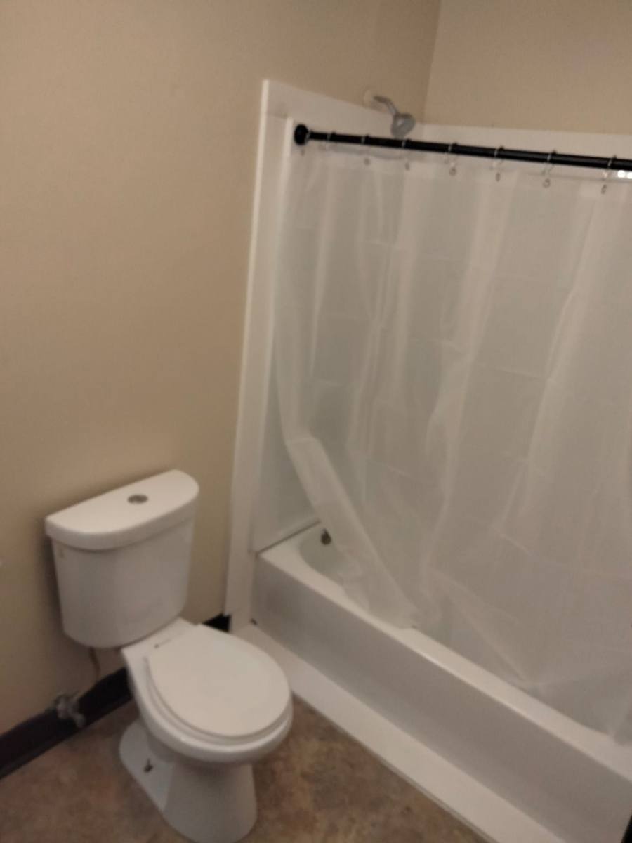 Apartment for rent at 52 Alden St #202, Hartford, CT 06114