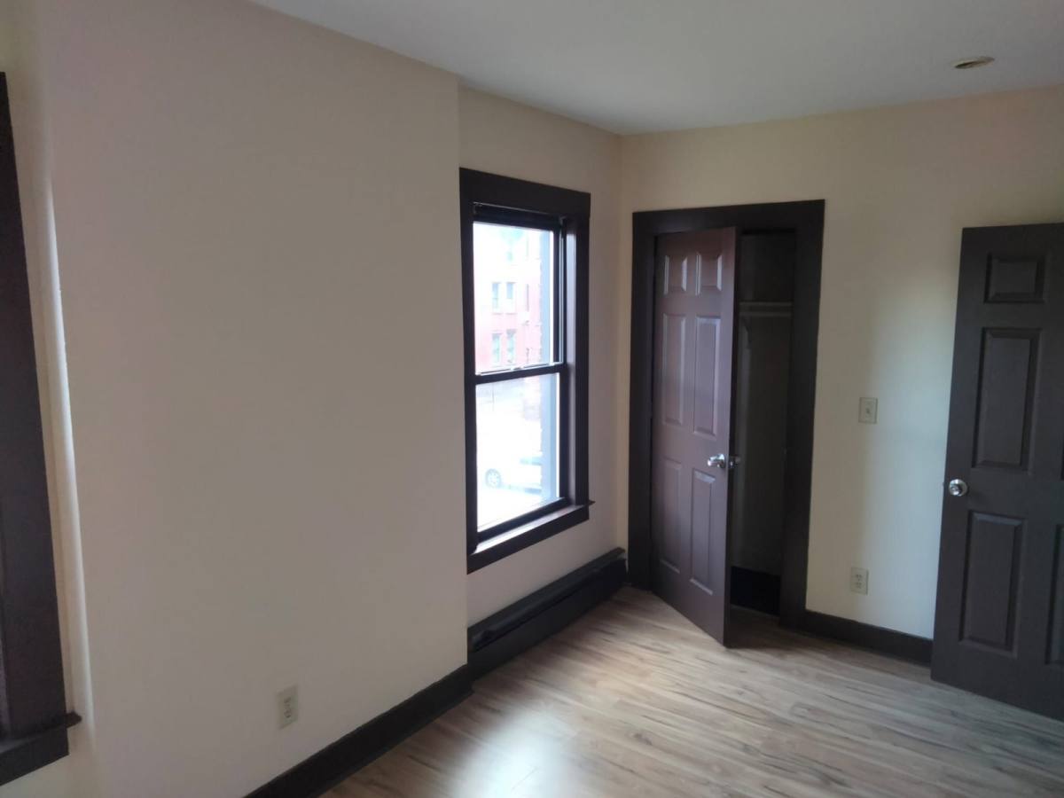 Apartment for rent at 52 Alden St #202, Hartford, CT 06114