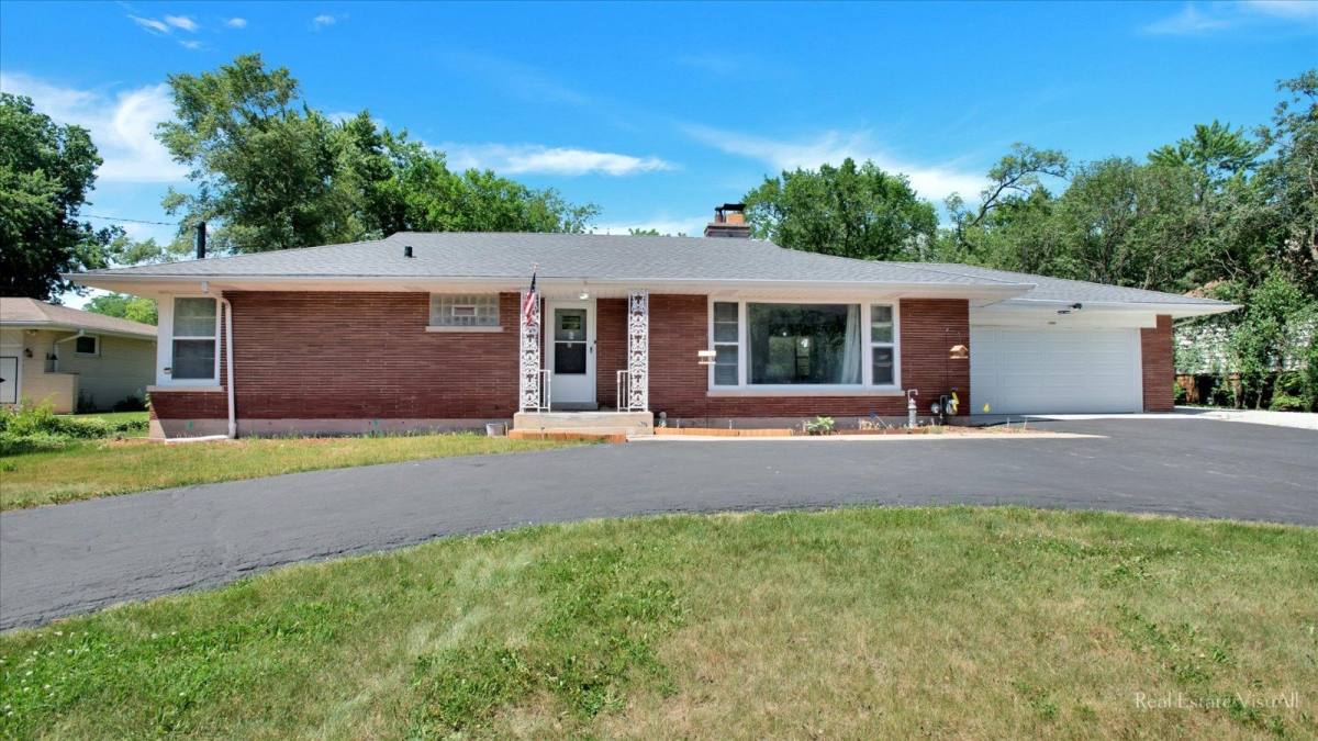 House for rent at 11460 73rd Place, Willowbrook, IL 60527