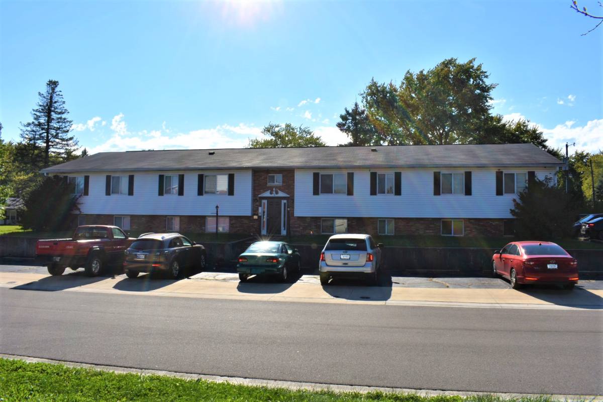Apartment for rent at 600 Wooddale Terrace, Greenwood, IN 46142
