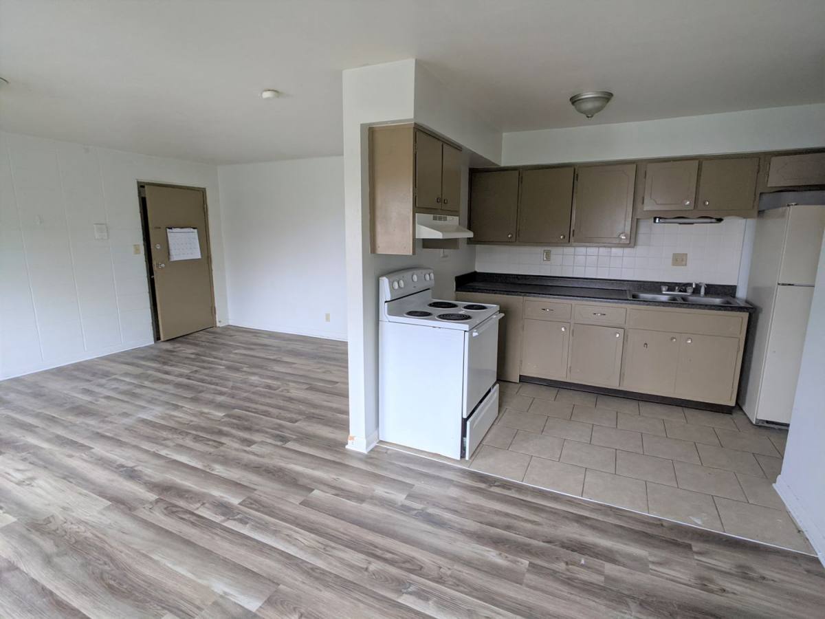 Apartment for rent at 600 Wooddale Terrace, Greenwood, IN 46142