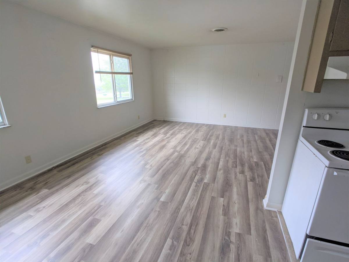 Apartment for rent at 600 Wooddale Terrace, Greenwood, IN 46142