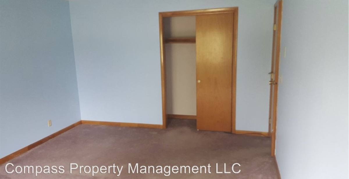 Apartment for rent at 600 Wooddale Terrace, Greenwood, IN 46142