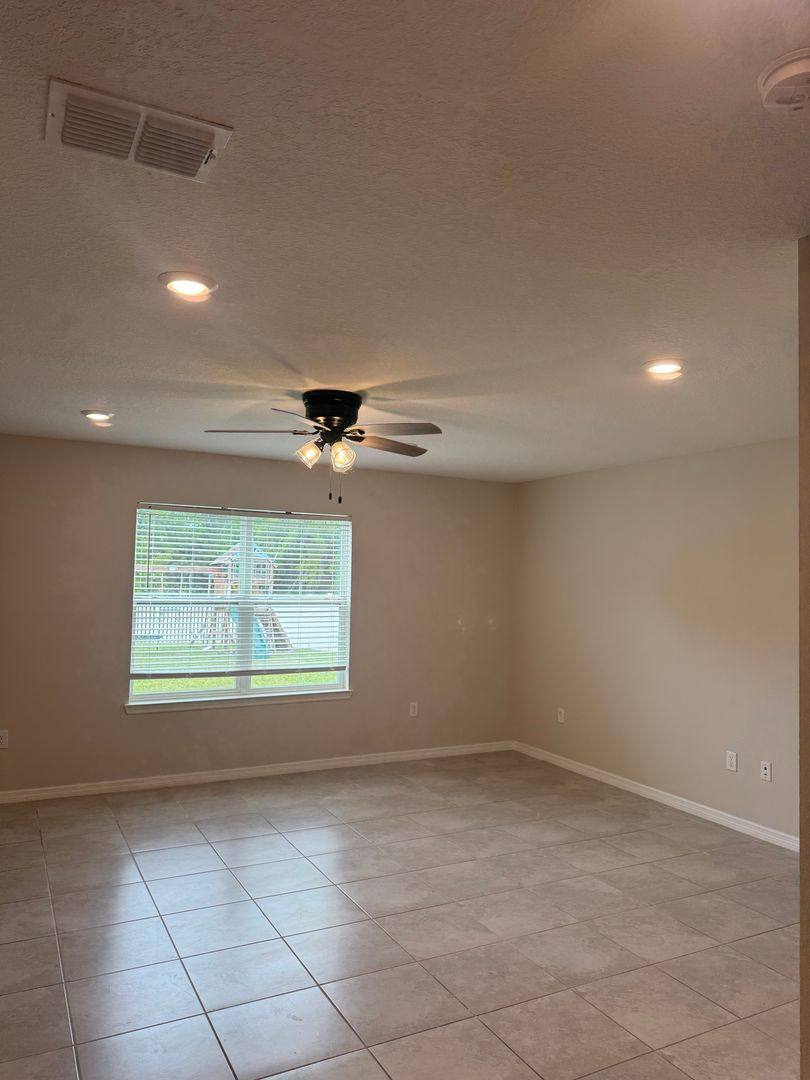 House for rent at 1042 Michelangelo Lane, Winter Haven, FL 33884