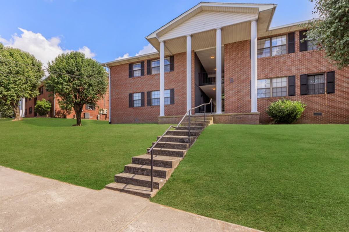 Apartment for rent at 103 S Ridge Dr, Woodbury, TN 37190