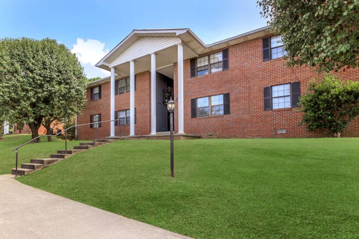 Apartment for rent at 103 S Ridge Dr, Woodbury, TN 37190