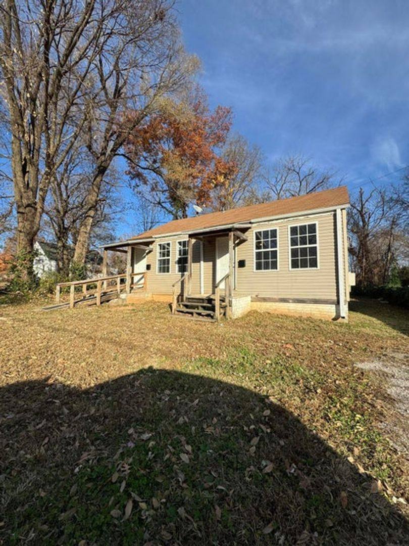 House for rent at 1722 N Fremont, Springfield, MO 65803