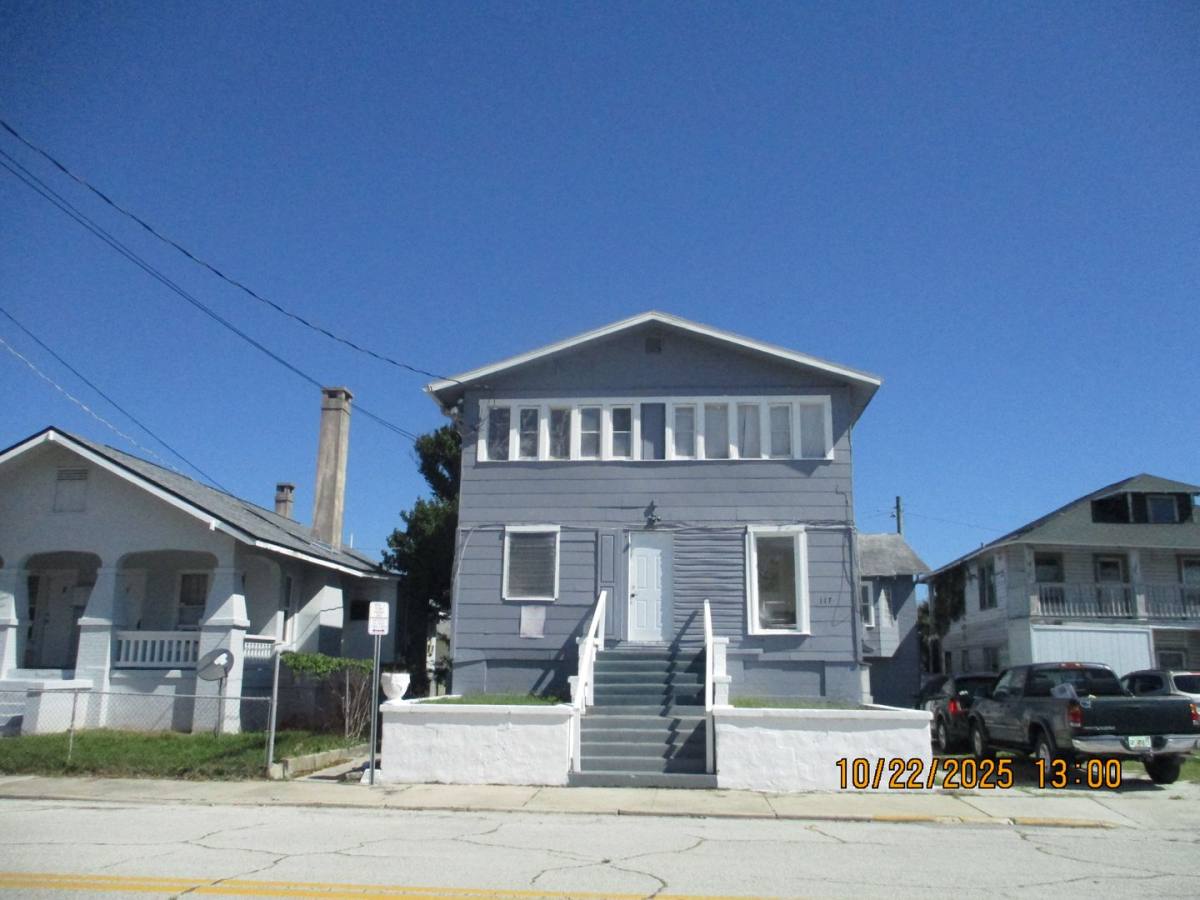 Apartment for rent at 117 S Grandview Ave, Daytona Beach, FL 32118