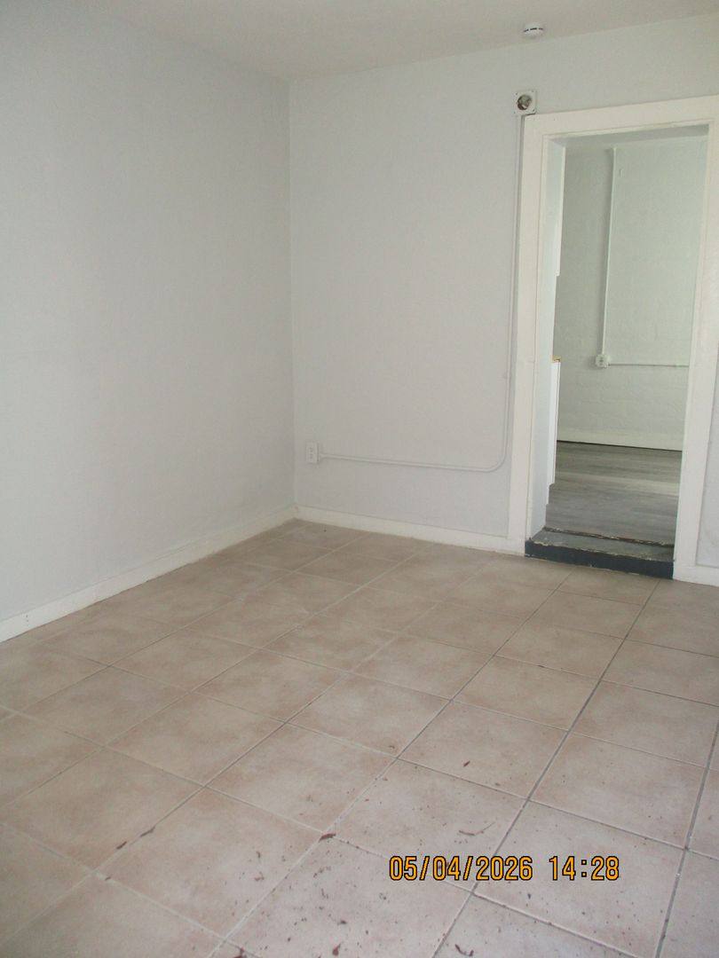 Apartment for rent at 117 S Grandview Ave, Daytona Beach, FL 32118