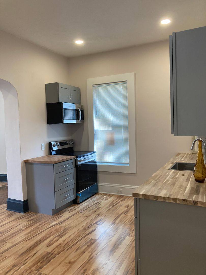 Apartment for rent at 6701 Madison Ave, Cleveland, OH 44102