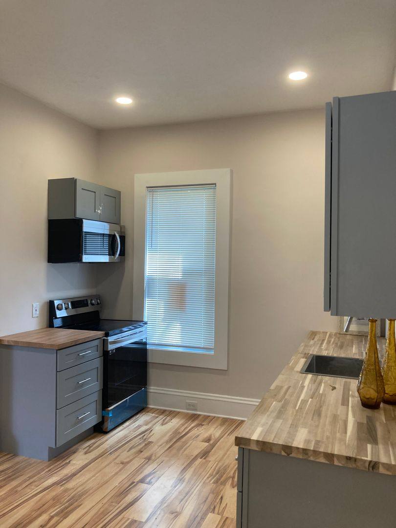Apartment for rent at 6701 Madison Ave, Cleveland, OH 44102