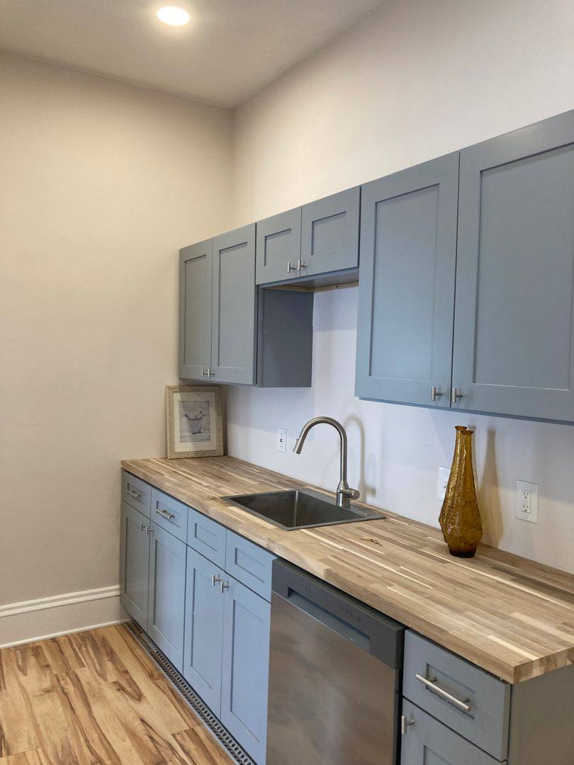 Apartment for rent at 6701 Madison Ave, Cleveland, OH 44102