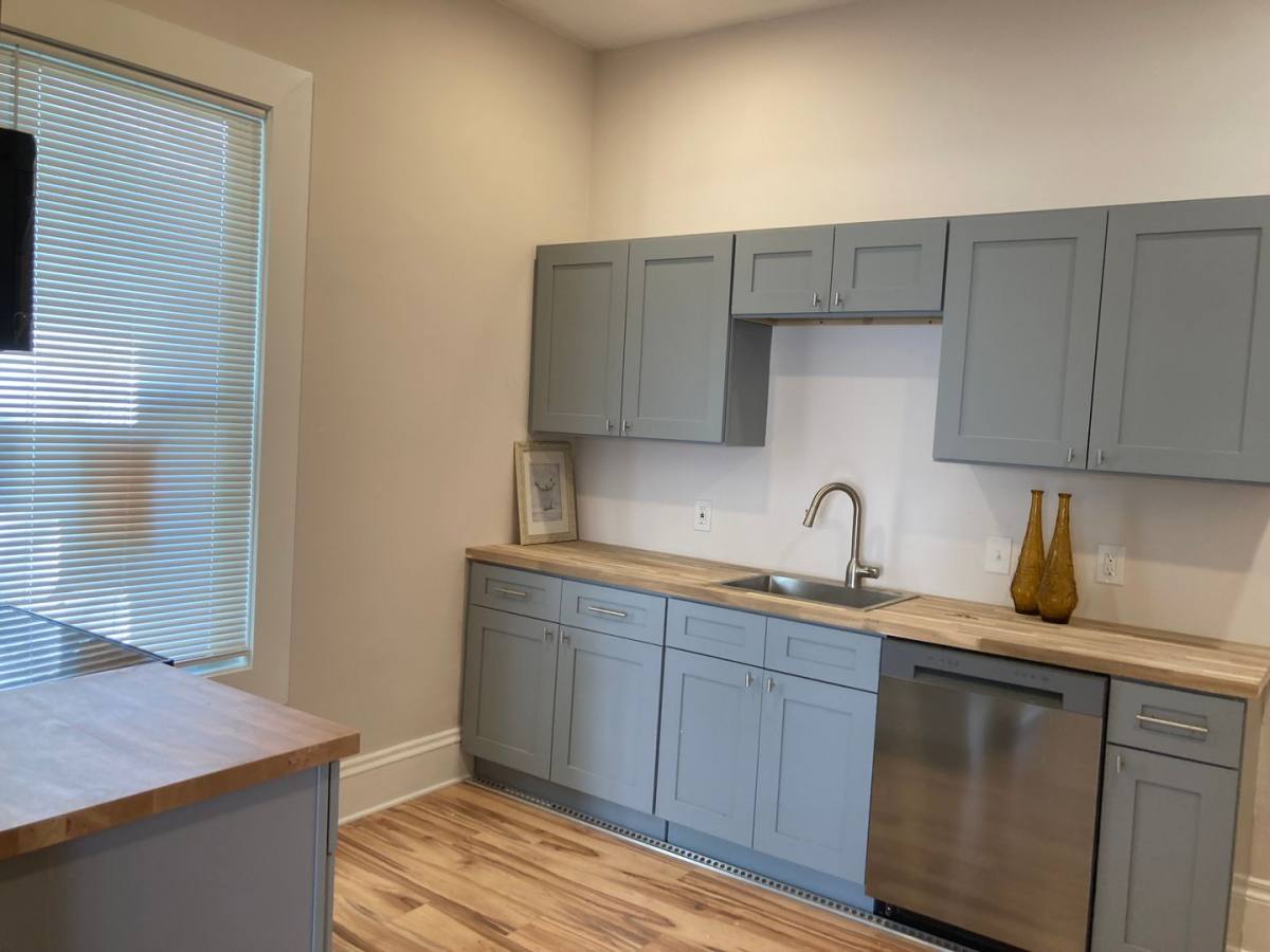 Apartment for rent at 6701 Madison Ave, Cleveland, OH 44102