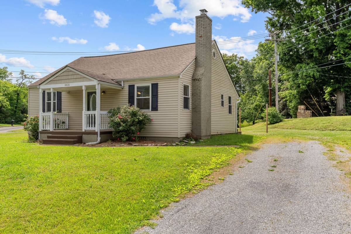 House for rent at 1835 Dalton St, Alcoa, TN 37701