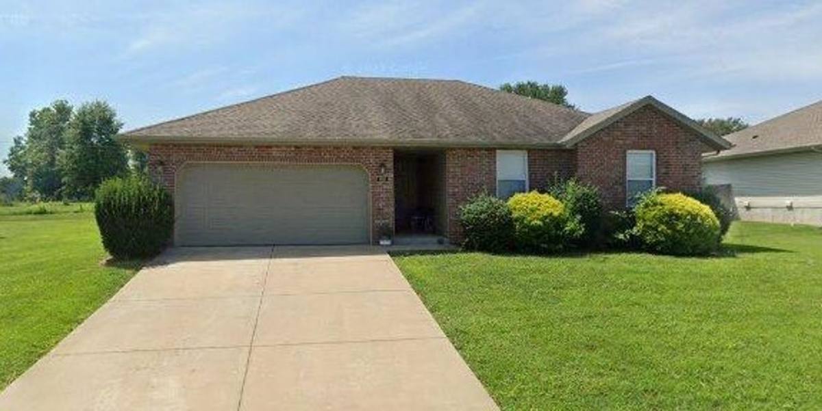 House for rent at 866 W Lorenza, Nixa, MO 65714
