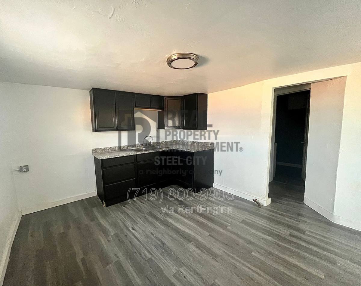 Apartment for rent at 2802 Lakeview Ave, Pueblo, CO 81005