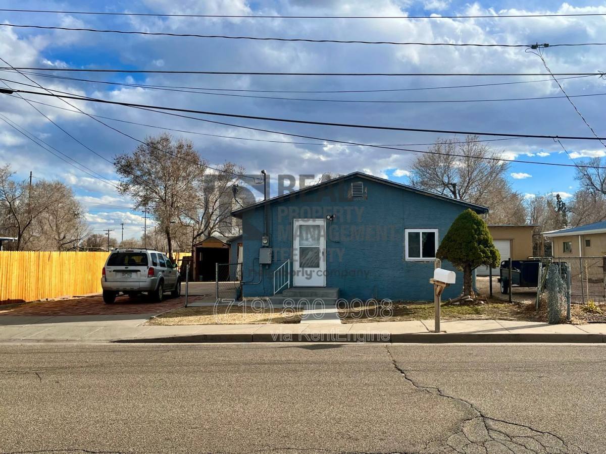 Apartment for rent at 2802 Lakeview Ave, Pueblo, CO 81005