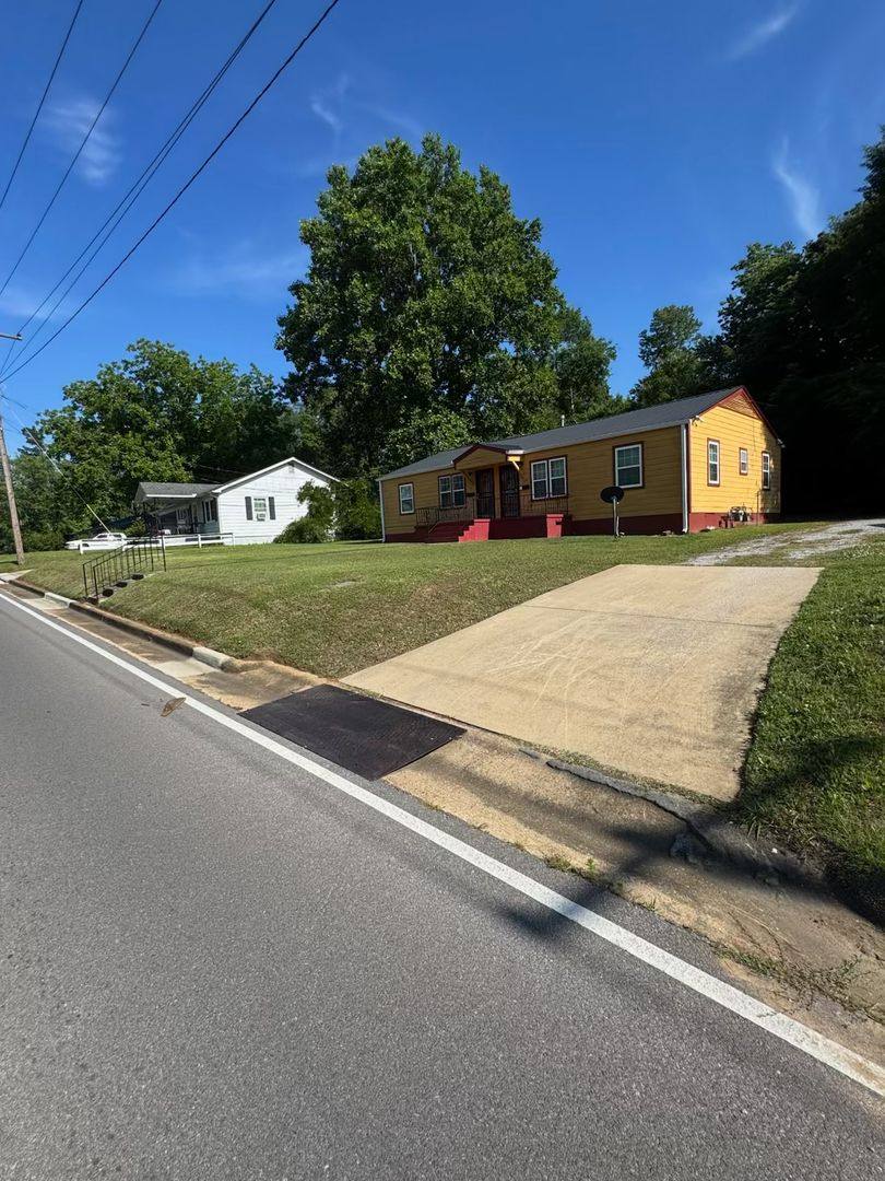 House for rent at 1309 Hoke St, Gadsden, AL 35903