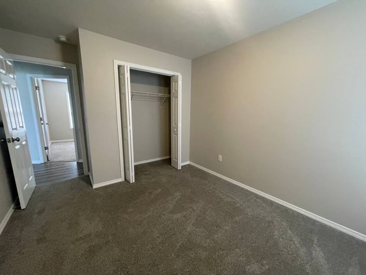 House for rent at 139 Woodland Dr N, Branson, MO 65616