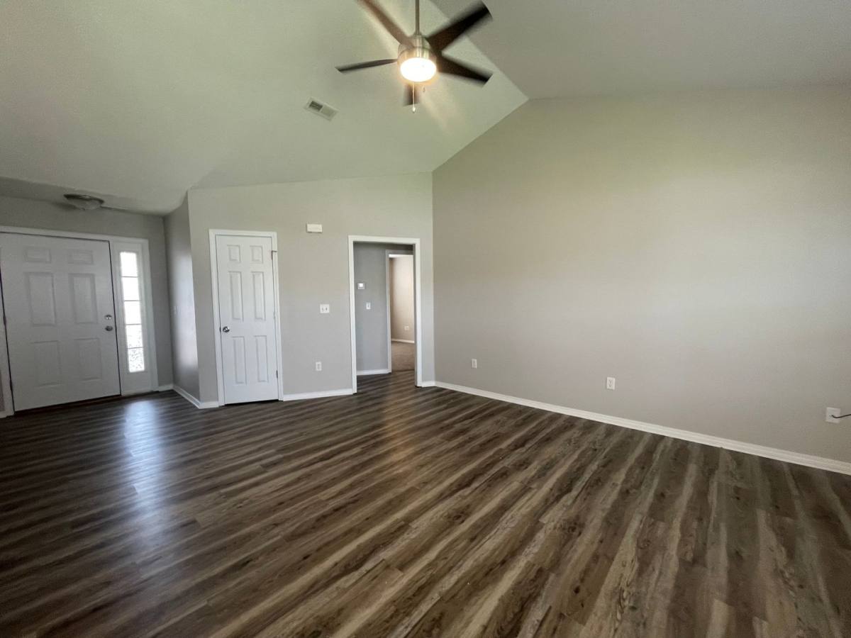 House for rent at 139 Woodland Dr N, Branson, MO 65616