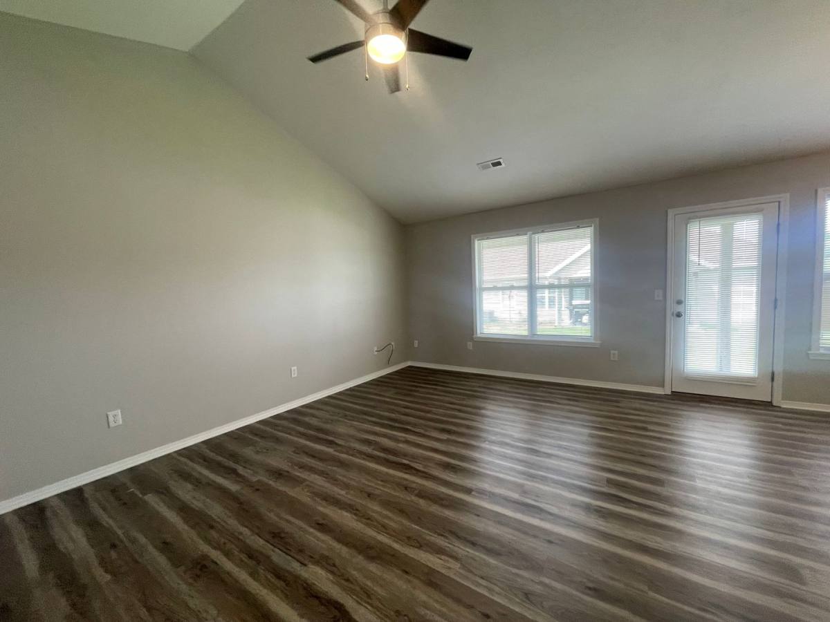 House for rent at 139 Woodland Dr N, Branson, MO 65616