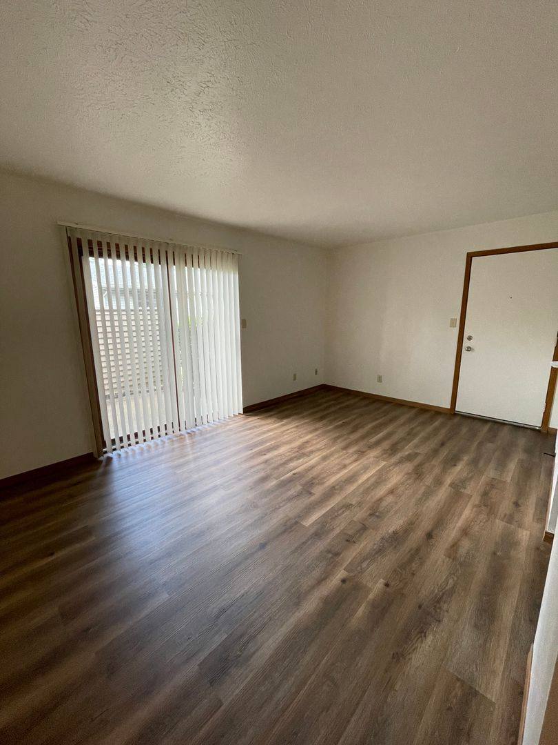 Apartment for rent at 435 S Silverwood Lane, Goshen, IN 46526