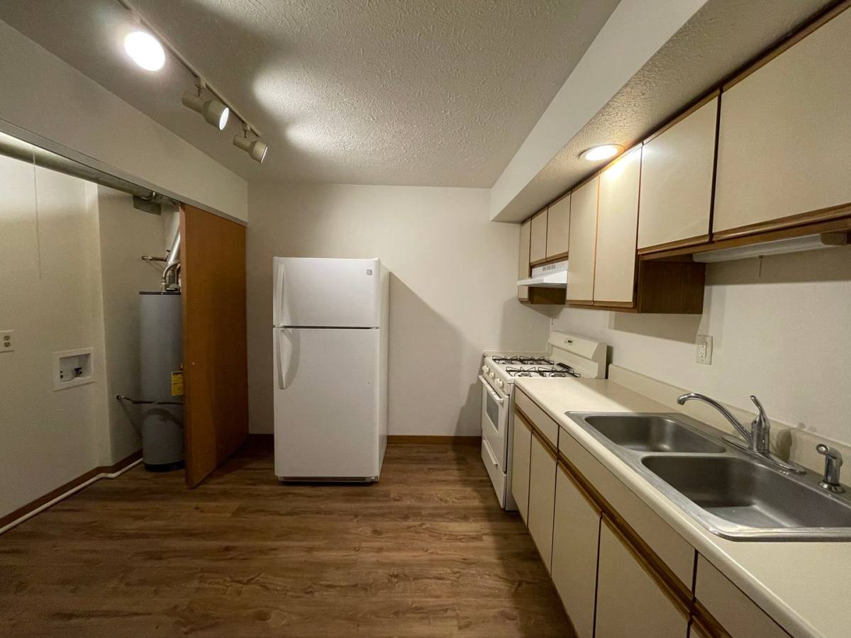 Apartment for rent at 435 S Silverwood Lane, Goshen, IN 46526