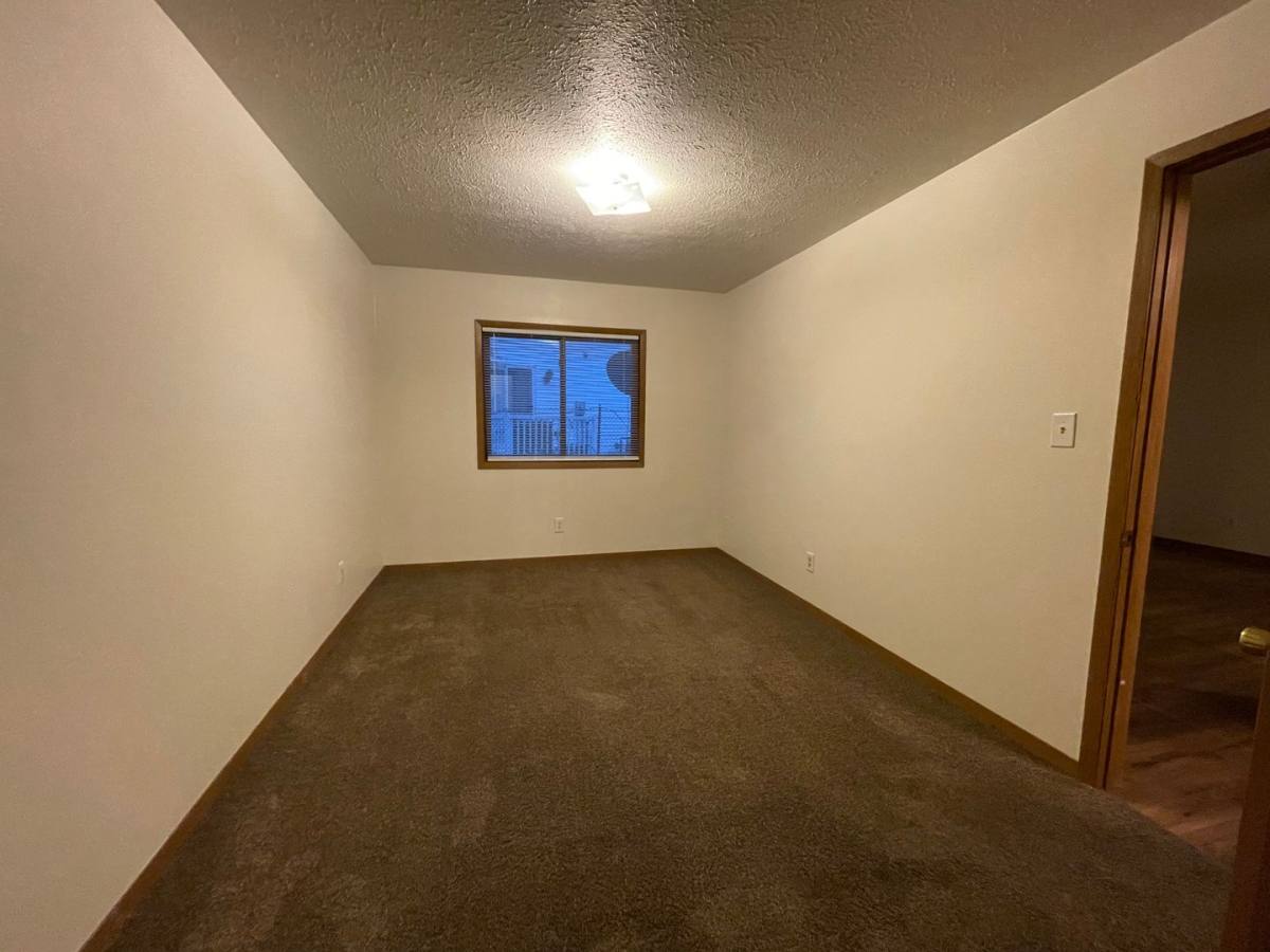 Apartment for rent at 435 S Silverwood Lane, Goshen, IN 46526