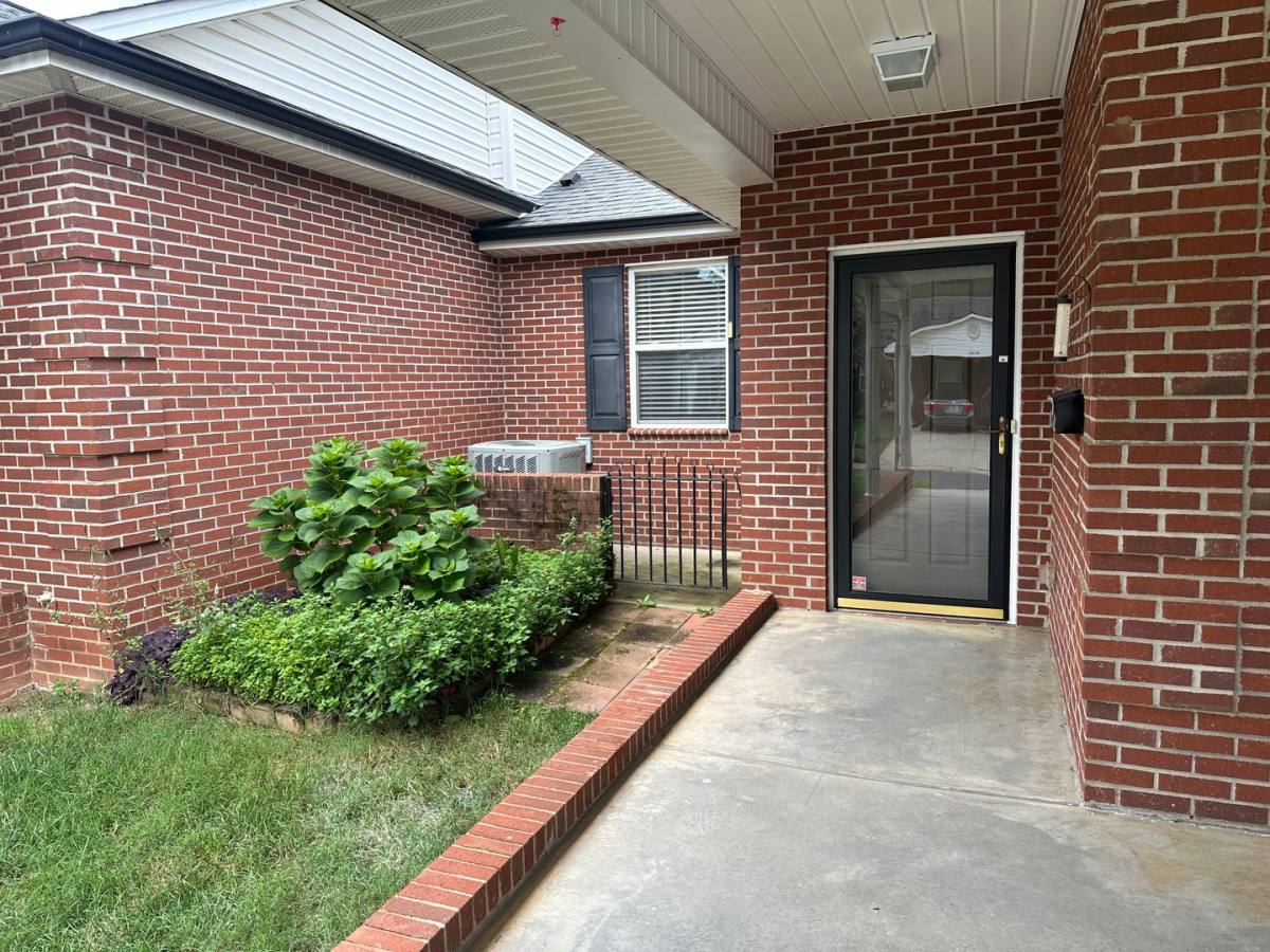 Townhouse for rent at 6277 Alyssum Place, Denver, NC 28037