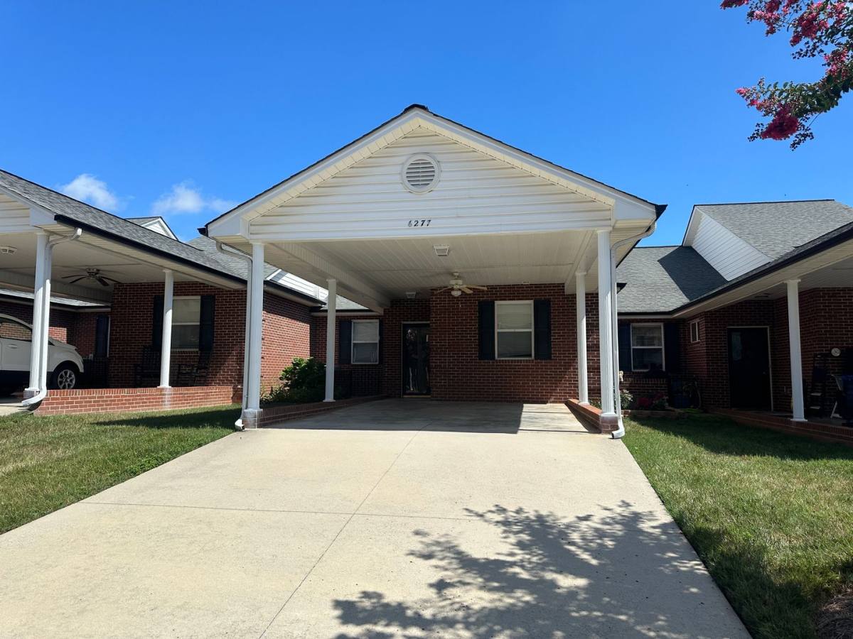 Townhouse for rent at 6277 Alyssum Place, Denver, NC 28037