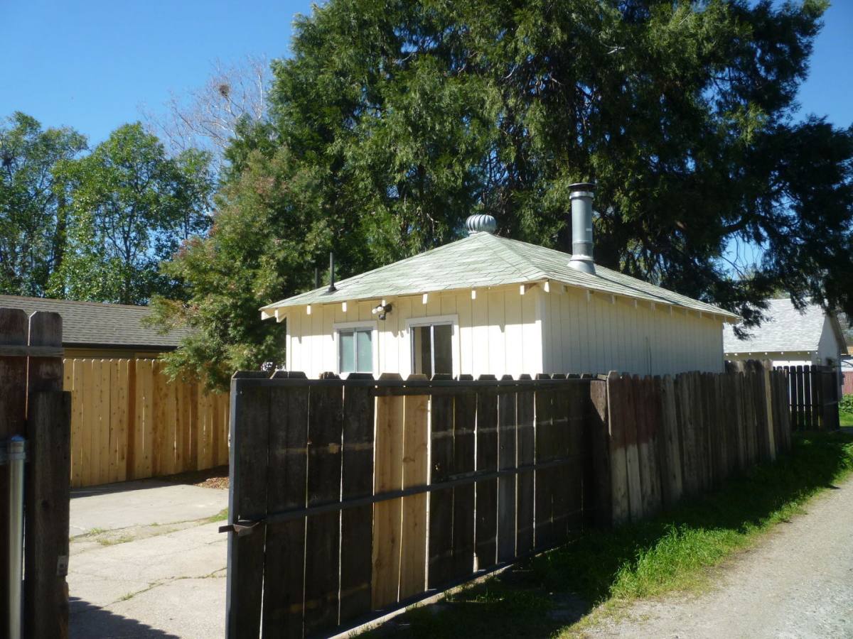 House for rent at 332 W 20th St, Chico, CA 95928