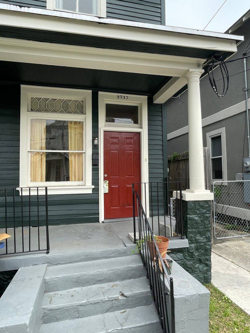 Townhouse for rent at 2717-19 Milan St, New Orleans, LA 70125