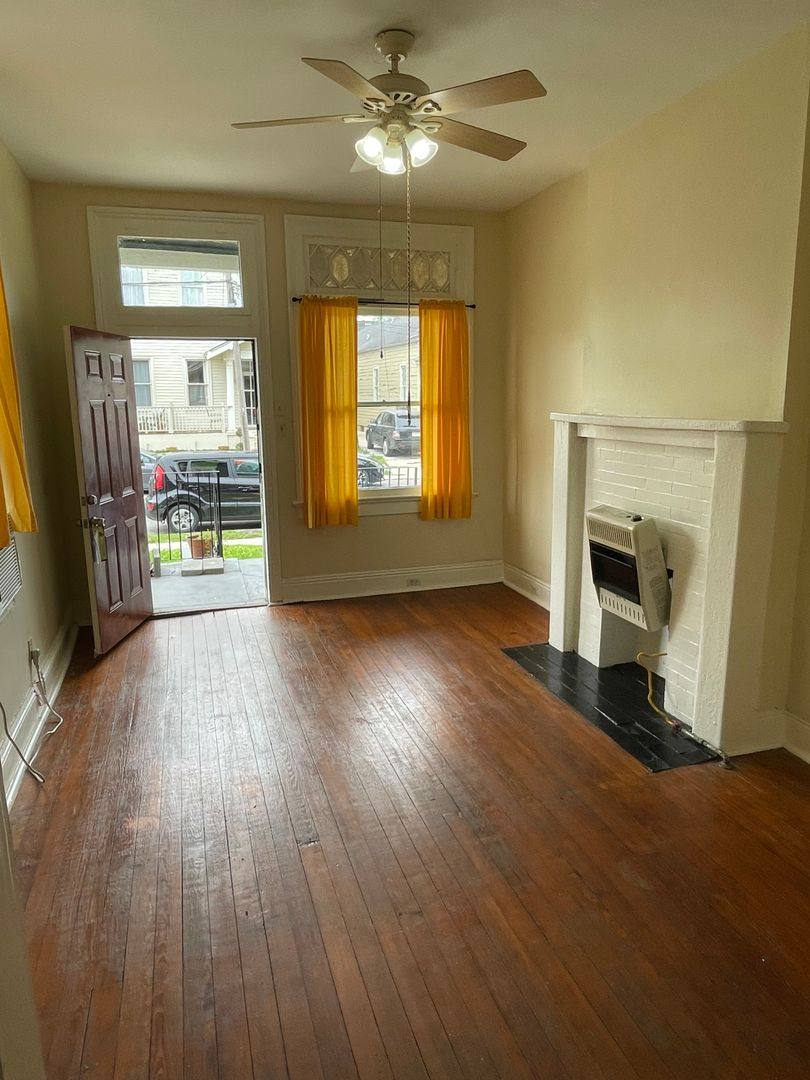 Townhouse for rent at 2717-19 Milan St, New Orleans, LA 70125